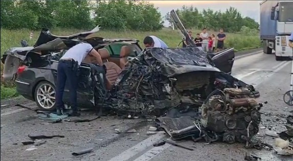 Accident rutier teribil între Crucea și Hârșova, soldat cu 2 morți. Video