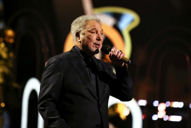Tom Jones a leșinat înainte de spectacol? Artistul dezvăluie de ce a anulat concertul