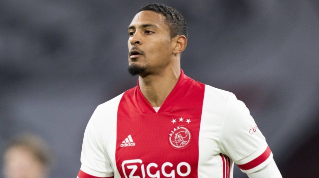 Fotbal: Sebastien Haller, diagnosticat cu cancer testicular, nu va putea juca anul acesta pentru Borussia Dortmund