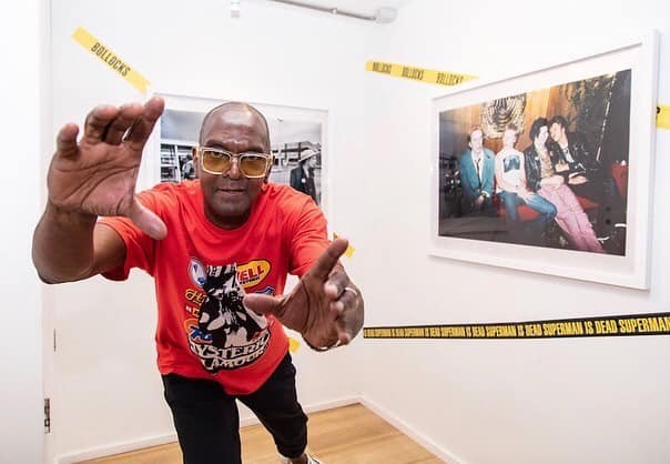 O expoziţie dedicată trupei Sex Pistols şi 'violenţei punk', vernisată la Londra