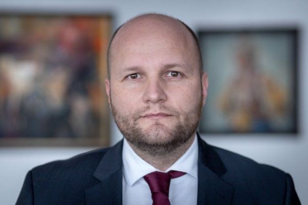 Slovacia donează Ucrainei elicoptere Mi şi rachete Grad
