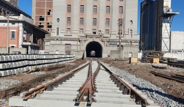 Grindeanu: ”Au fost depuse 6 oferte pentru reparația a încă 64 de linii de cale ferată în Portul Constanța”