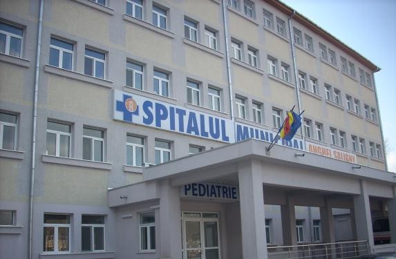 Bărbatul care a agresat un medic la Spitalul din Fetești, reținut pentru 24 de ore