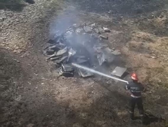 Peste 60 de stupi de albine s-au făcut scrum, în apropierea localității Atmagea. Video