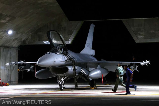 Taiwanul îşi prezintă cel mai avansat avion de luptă după manevrele chineze