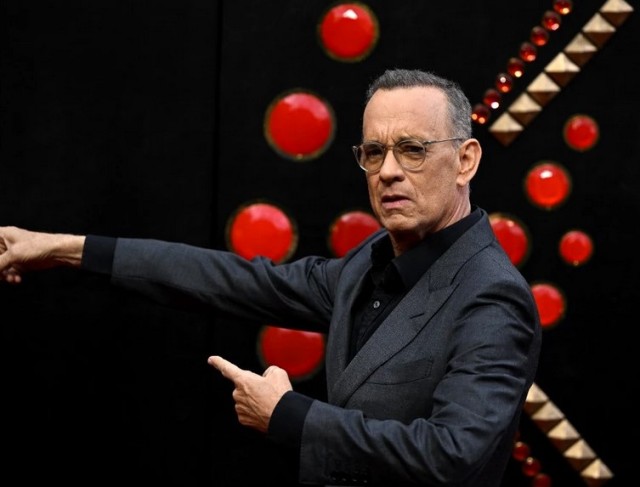 Tom Hanks îşi ascunde problemele de sănătate? A tremurat incontrolabil, pe scenă