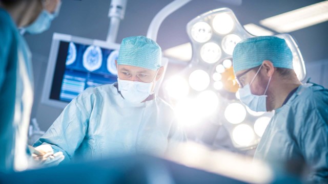 Tratamentul chirurgical în gonartroză: Ce opțiuni ai dacă vrei să te operezi la genunchi