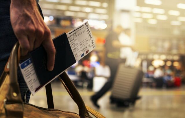 Evită aceste alimente înainte să zbori cu avionul