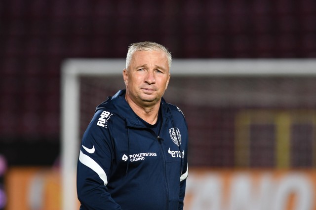 Fotbal: Petrescu - Sunt foarte supărat şi trist, e cea mai mare dezamăgire a mea la CFR Cluj