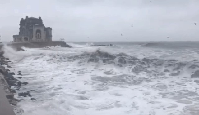 Porturi închise din cauza vântului puternic, în Constanța 