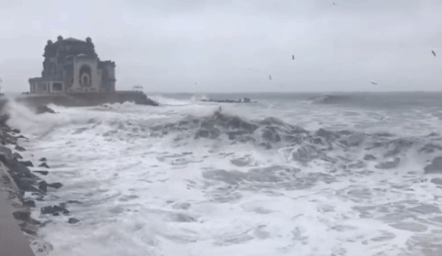 Porturi închise din cauza vântului puternic