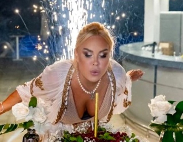 Vica Blochina, sărut pătimaș cu o femeie celebră, de ziua ei