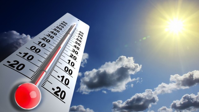 Temperaturi de vară pun stăpânire pe Europa, iarna începe brusc în SUA