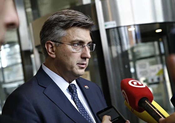 Trei morţi şi 11 răniţi, din care opt cetăţeni străini, în coliziunea a două trenuri în Croaţia
