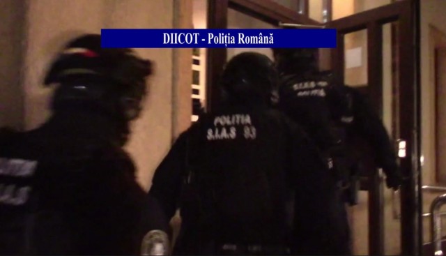 Percheziții la hoții de catalizatoare; doi bărbați au fost arestați