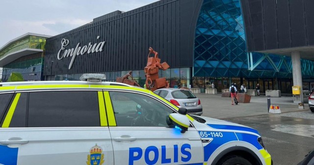 Panică în Suedia: Un minor a tras cu arma într-un centru comercial. Video
