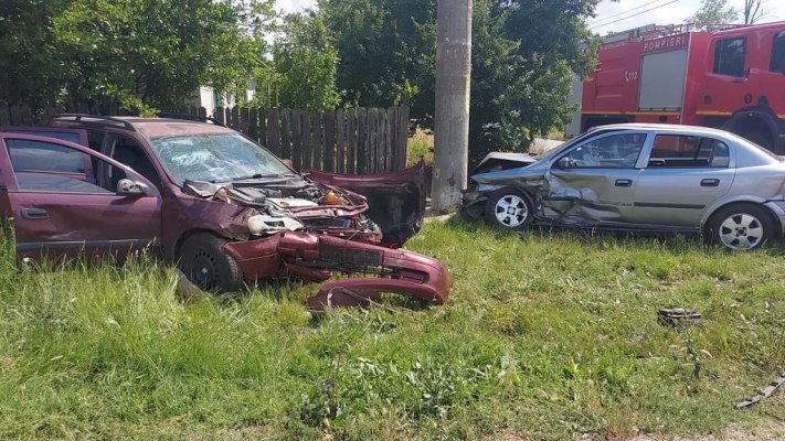 Accident rutier cu victime multiple, în localitatea Andrășești