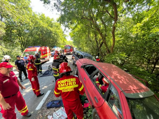 Exerciţiu ISU în pădurea Babadag: Accident rutier grav, cu oameni încarceraţi