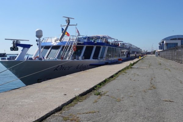 Două nave de pasageri, la terminalul de croaziere al Portului Constanța