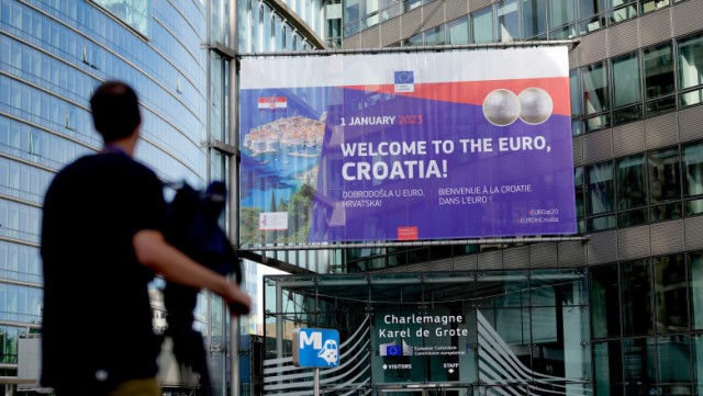 UE a aprobat definitiv aderarea Croaţiei la zona euro începând cu 1 ianuarie 2023