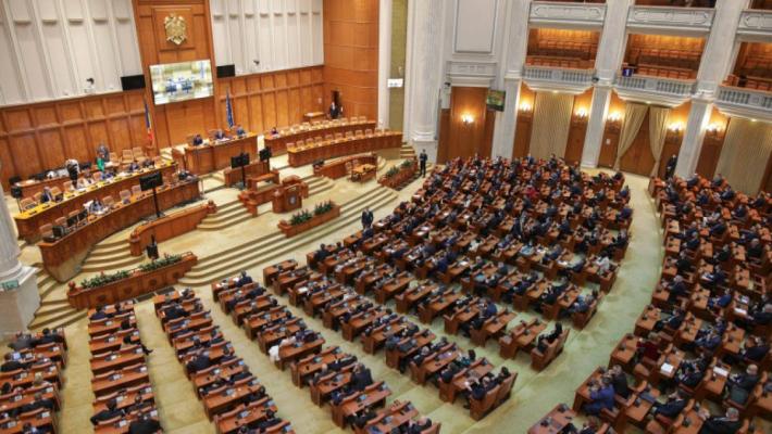Scandal PSD-USR în Parlament: „Un traseist care lingea clanțele”