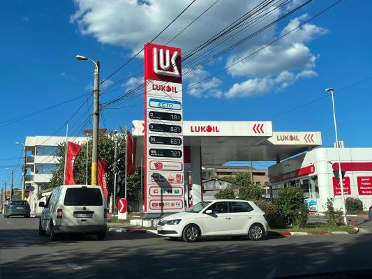 Benzinăriile Lukoil din România au făcut un profit record anul trecut