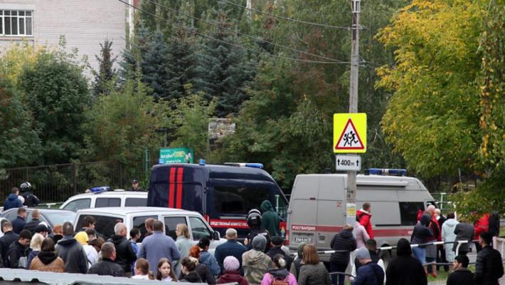 Bilanţul atacului armat de la o şcoală din Rusia creşte la 13 morţi