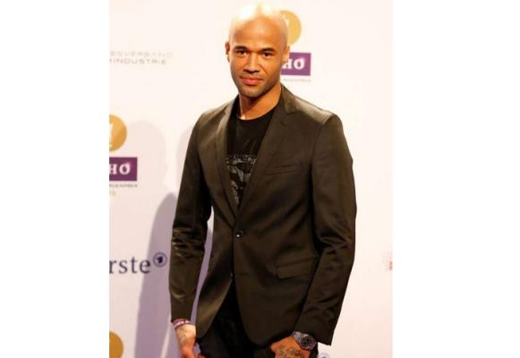 Muzicianul Mr. Probz, cunoscut pentru hitul 'Waves', a dat în judecată Sony, solicitând 10 milioane de dolari 