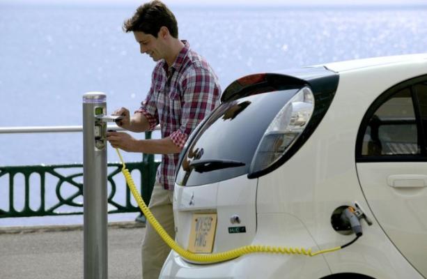 Până la sfârșitul anului viitor, Constanța va avea alte 13 stații de încărcare a mașinilor electrice     