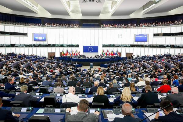 Parlamentul European va cere suspendarea negocierilor de aderare a Serbiei la UE 