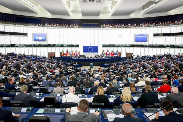 Trei actuali și foști europarlamentari români, vizați de ancheta procurorilor din Parlamentul European