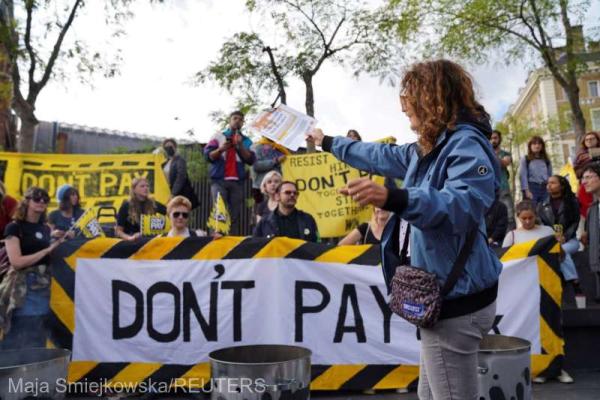 Marea Britanie: Mii de britanici au ieşit în stradă pentru a protesta faţă de creşterea costului vieţii 