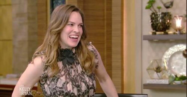  Actriţa Hilary Swank este însărcinată cu gemeni