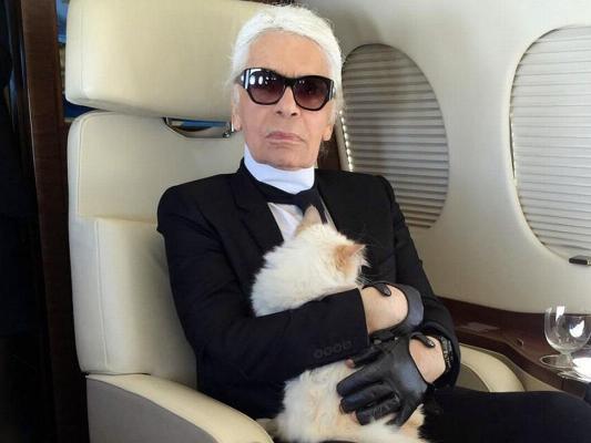  Apartamentul parizian al creatorului de modă Karl Lagerfeld a fost vândut cu 10 milioane de euro