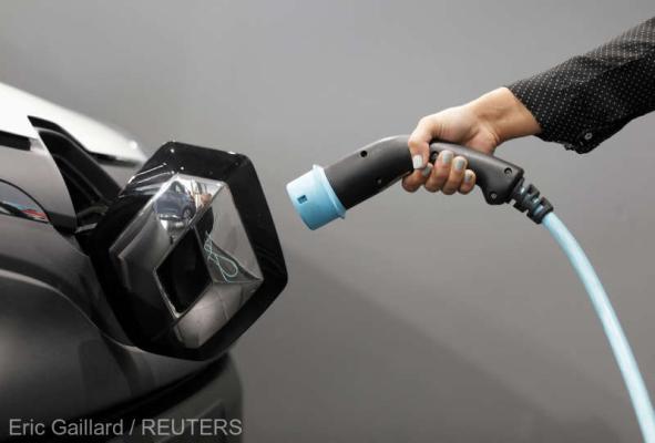  Modelele electrice şi hibride vor reprezenta 40% din vânzările Renault în Europa anul acesta