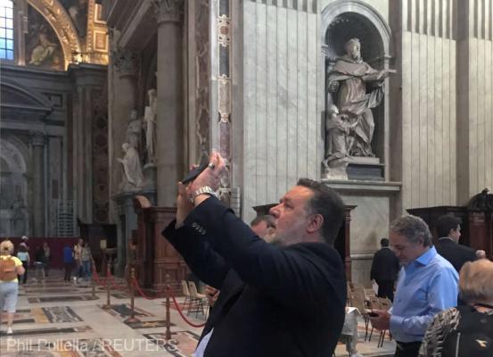 Russell Crowe a asistat la proiecţia noului său film la Vatican