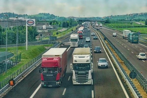 Camioanele înmatriculate în statele membre UE vor fi interzise în Rusia începând cu 10 octombrie 