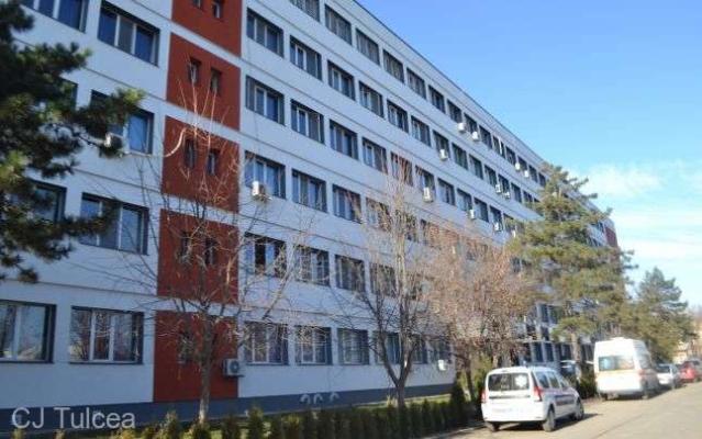 Lucrările de reabilitare la Spitalul Judeţean se derulează greu din cauza preţurilor la materialele de construcţii