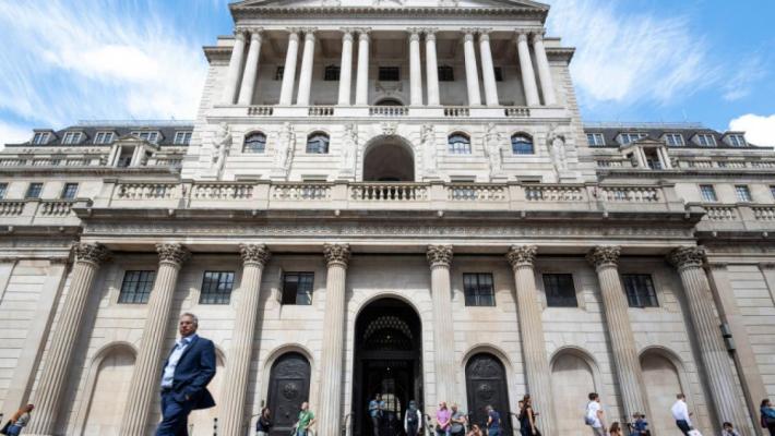 Banca Angliei avertizează că inteligenţa artificială este un risc tot mai mare pentru stabilitatea financiară