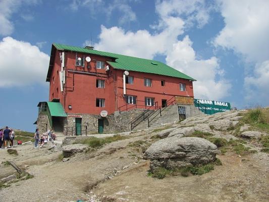 Cabana Babele din Munții Bucegi a fost scoasă la vânzare