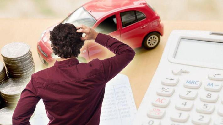 Din 2026, Statul calcă accelerația taxelor strivind  proprietarii de mașini poluante 