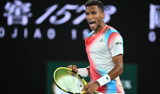 Canadianul Felix Auger-Aliassime s-a calificat în semifinale la Turneul Campionilor