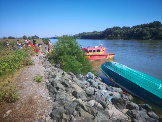 Alertă în Delta Dunării! O barcă s-a răsturnat, două persoane au fost în pericol de înec