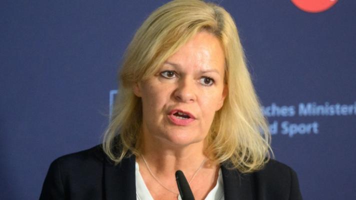  Germania prelungeşte controalele la graniţa cu Austria din cauza creşterii numărului de migranţi