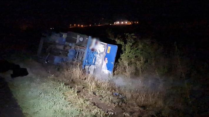 O cisternă încărcată cu GPL lichid s-a răsturnat, între Peștera și Medgidia