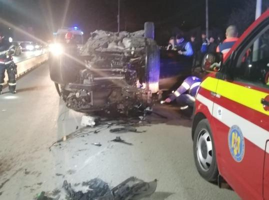Doi ucraineni s-au răsturnat cu mașina, în zona Hanul Piraților