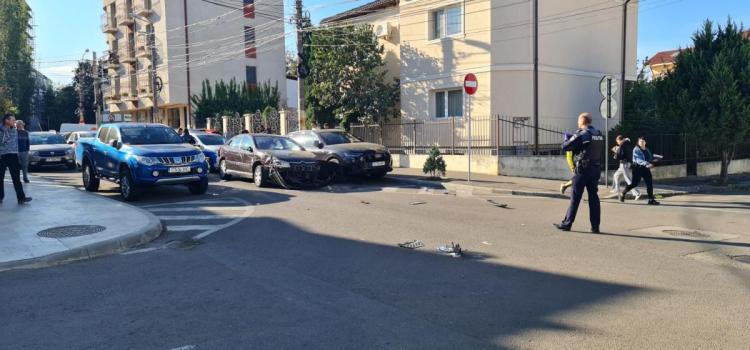 Urmărire ca-n filme pe strada Unirii, șoferul nu avea permis de conducere și era drogat! Video 