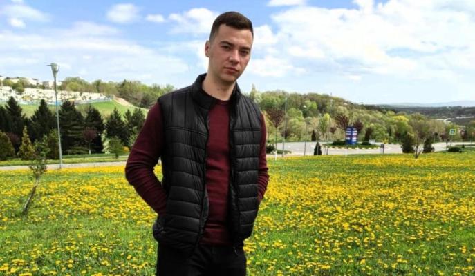 El este Andrei, militarul de 22 de ani care s-a omorât într-o unitate militară din Focşani