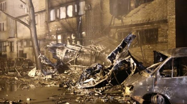 Avion militar prăbuşit într-o zonă rezidenţială în Rusia: bilanţul victimelor a crescut la 13 morţi