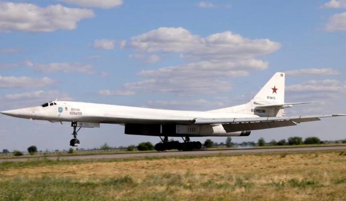 Bombardiere nucleare ruseşti, staţionate în apropiere de graniţa NATO